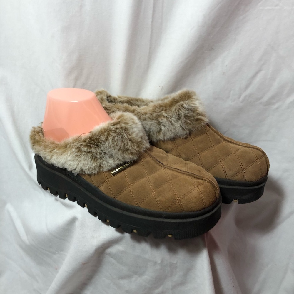 Skechers faux fur slip on women’s 10